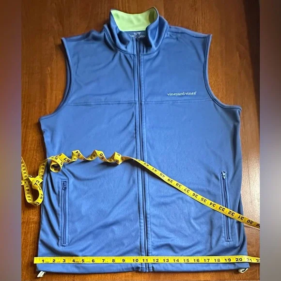 Vineyard Vines•performance vest•men’s medium•blue•ball cord drawstring•polyester - Picture 11 of 12